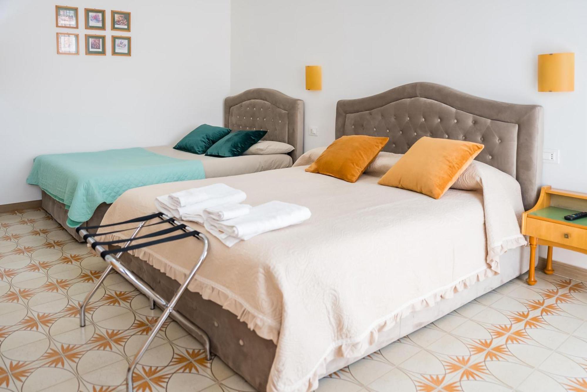 B & B L'Abbraccio Agnone Exterior photo